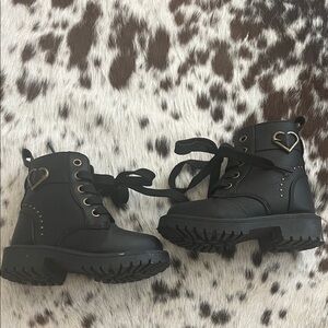 Kids Black Heart-Embellished Boots